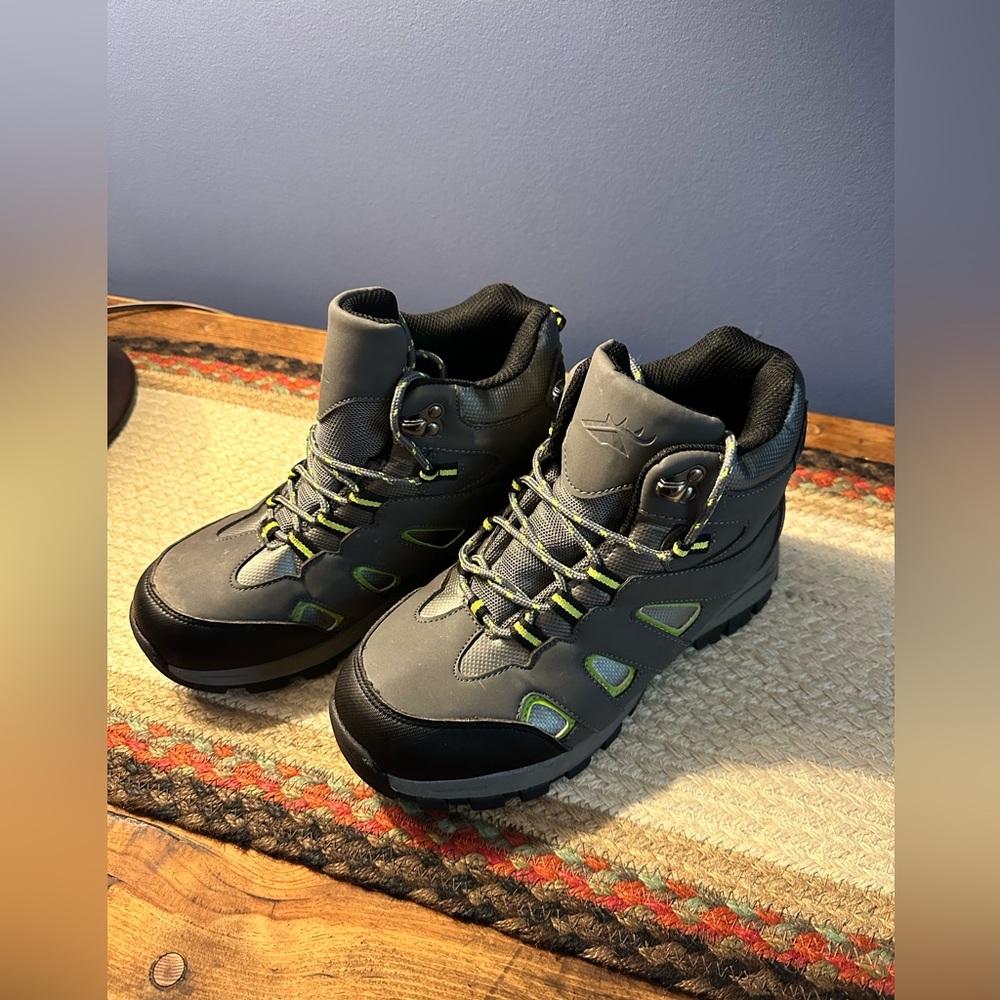 Drew hiking boots